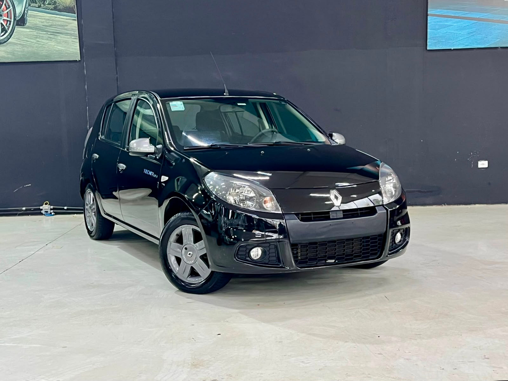 Renault Sandero Preto