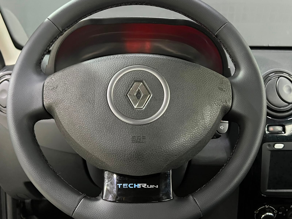 Renault Sandero Preto