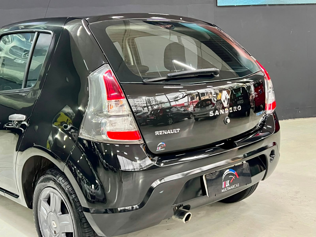 Renault Sandero Preto