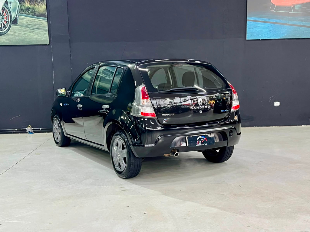 Renault Sandero Preto