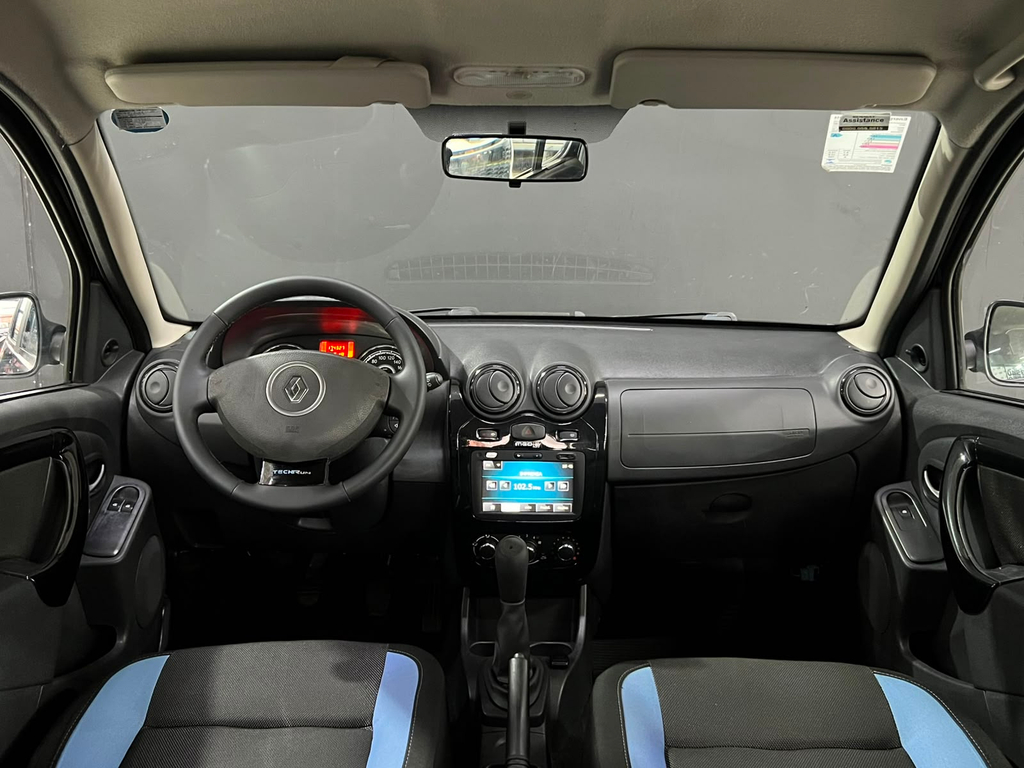 Renault Sandero Preto