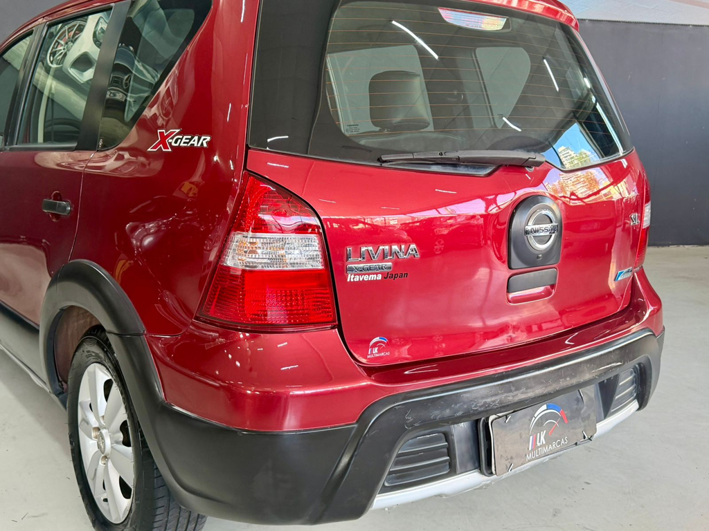 Nissan Livina Vermelho