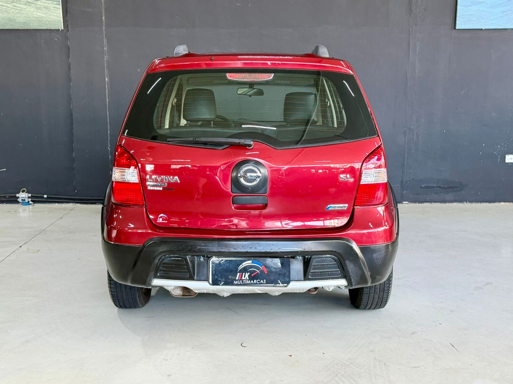 Nissan Livina Vermelho