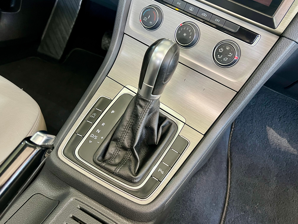 Volkswagen Golf Prata