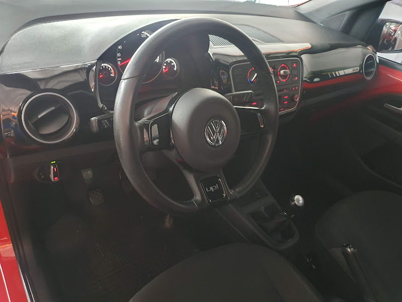 Volkswagen Up! Vermelho