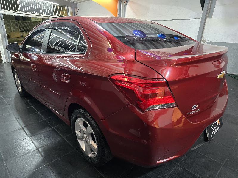 Chevrolet Prisma Vermelho