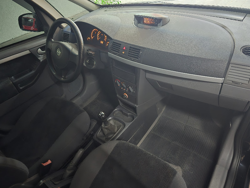 Chevrolet Meriva Preto