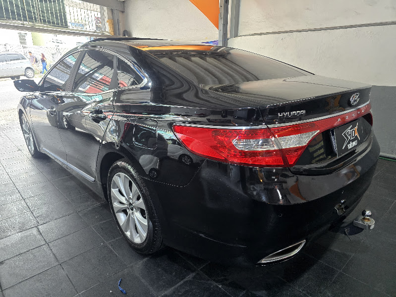 Hyundai Azera Preto