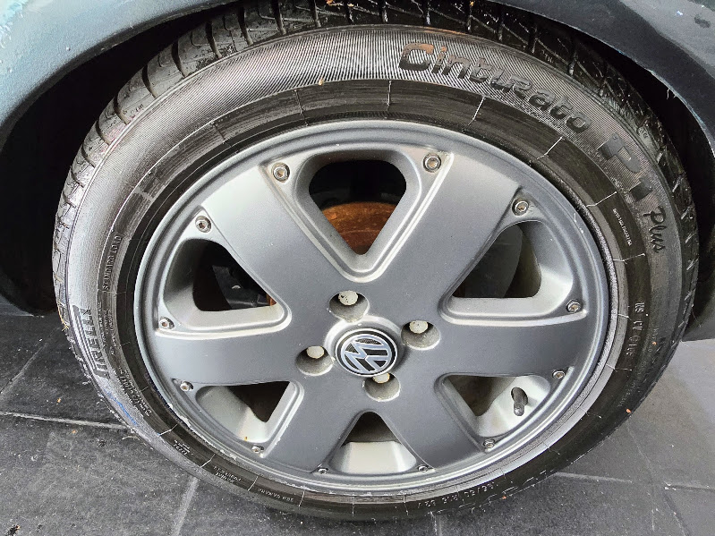 Volkswagen Gol Verde