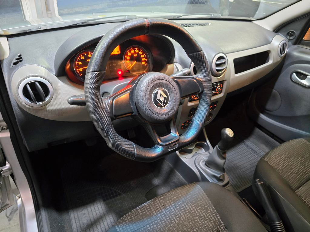 Renault Sandero Prata