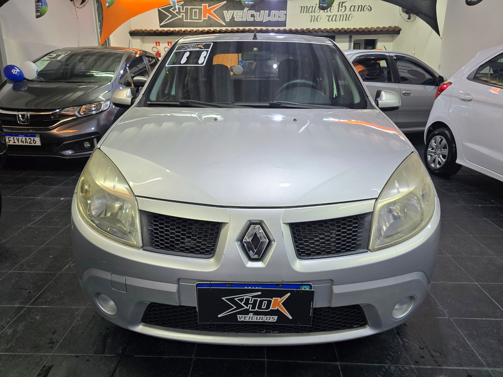 Renault Sandero Prata
