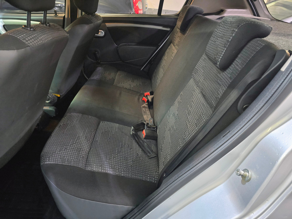 Renault Sandero Prata