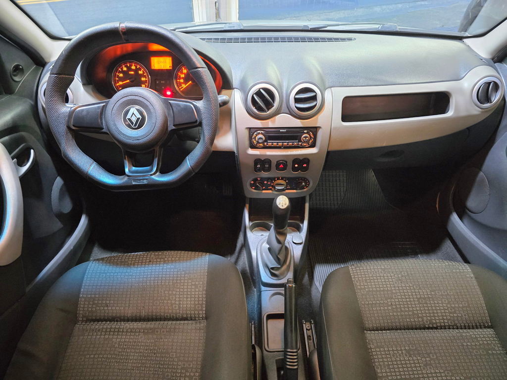 Renault Sandero Prata