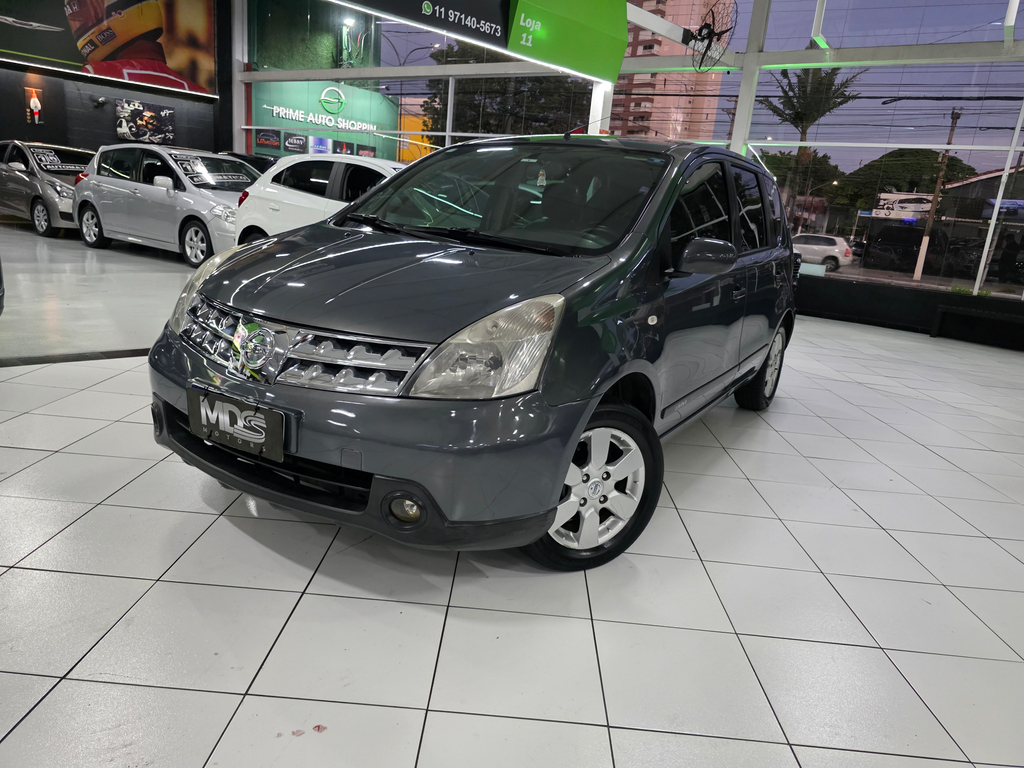 foto do veículo Nissan Livina  SL 1.8 16V (flex) (aut)