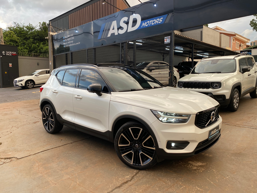 Volvo XC40