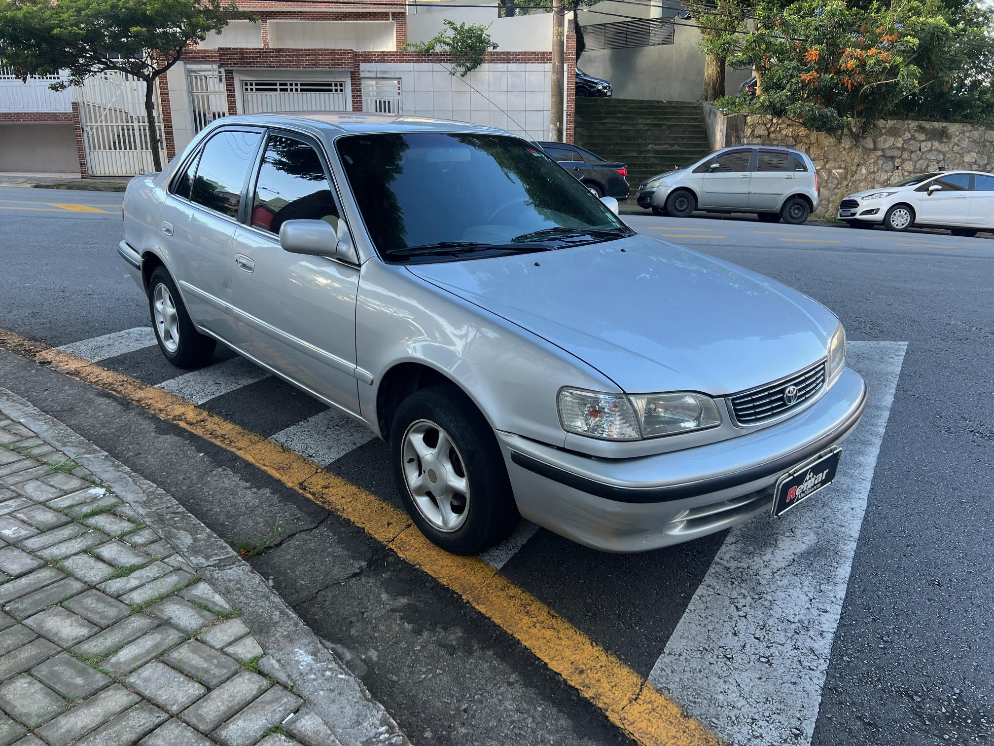 Toyota Corolla Prata