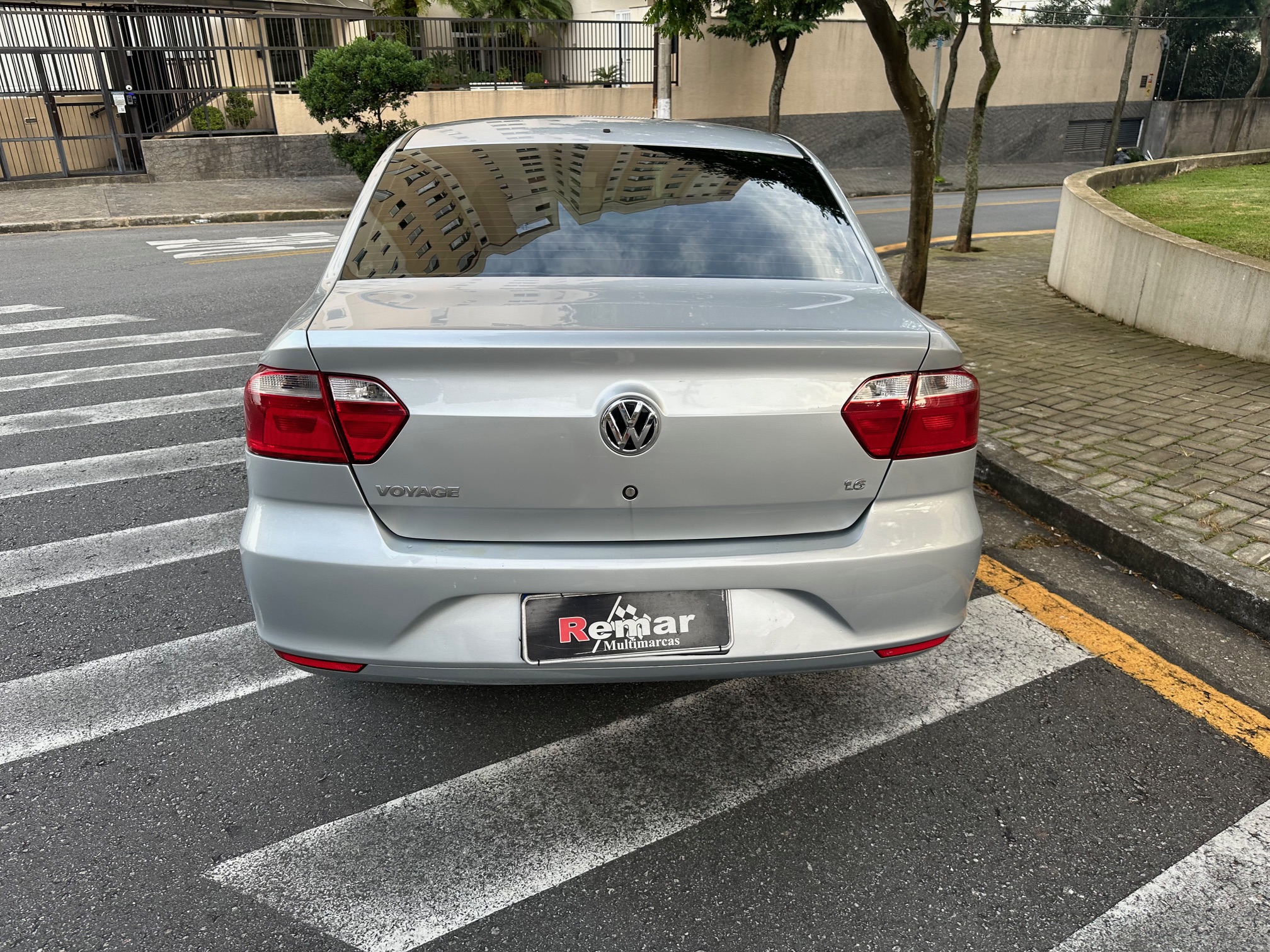 Volkswagen Voyage Prata