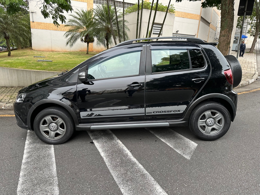 Volkswagen CrossFox Preto