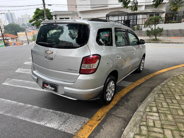 Chevrolet Spin Prata