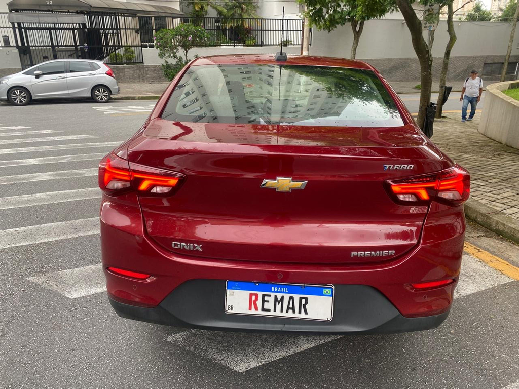 Chevrolet Onix Sedan Vermelho
