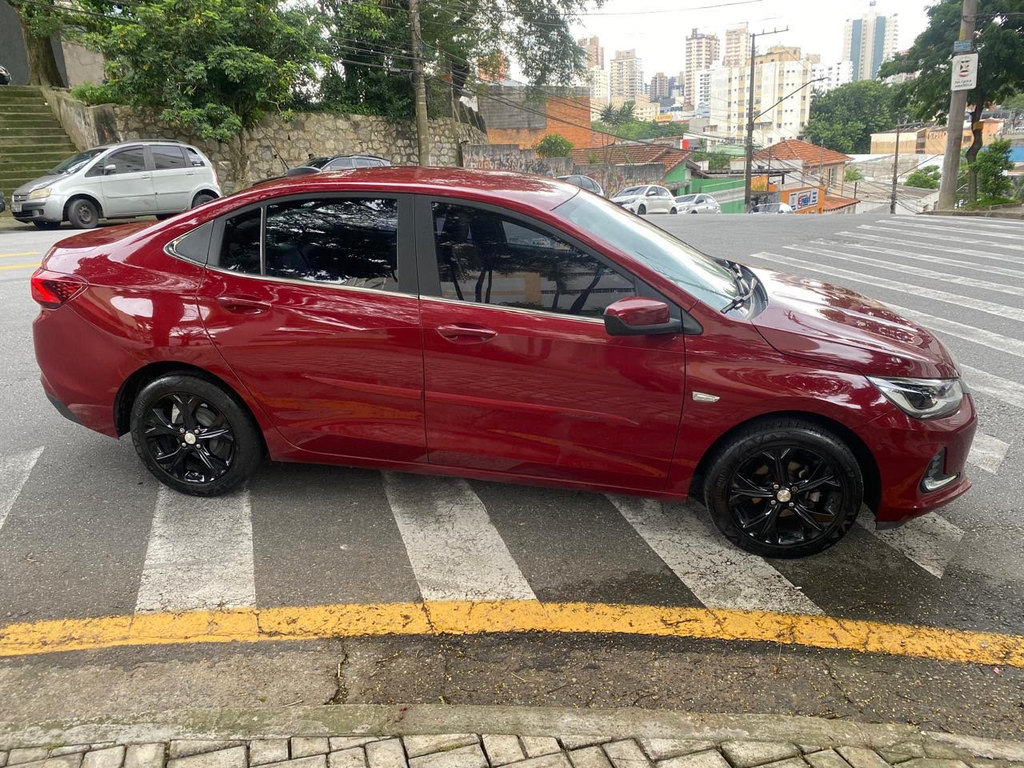Chevrolet Onix Sedan Vermelho