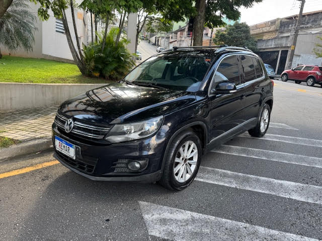 Volkswagen Tiguan Preto