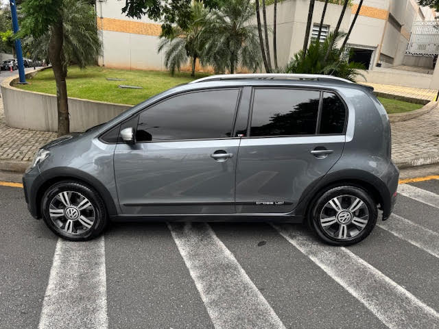 Volkswagen up! cross Cinza