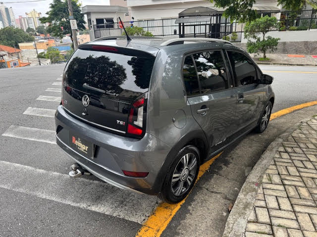 Volkswagen up! cross Cinza