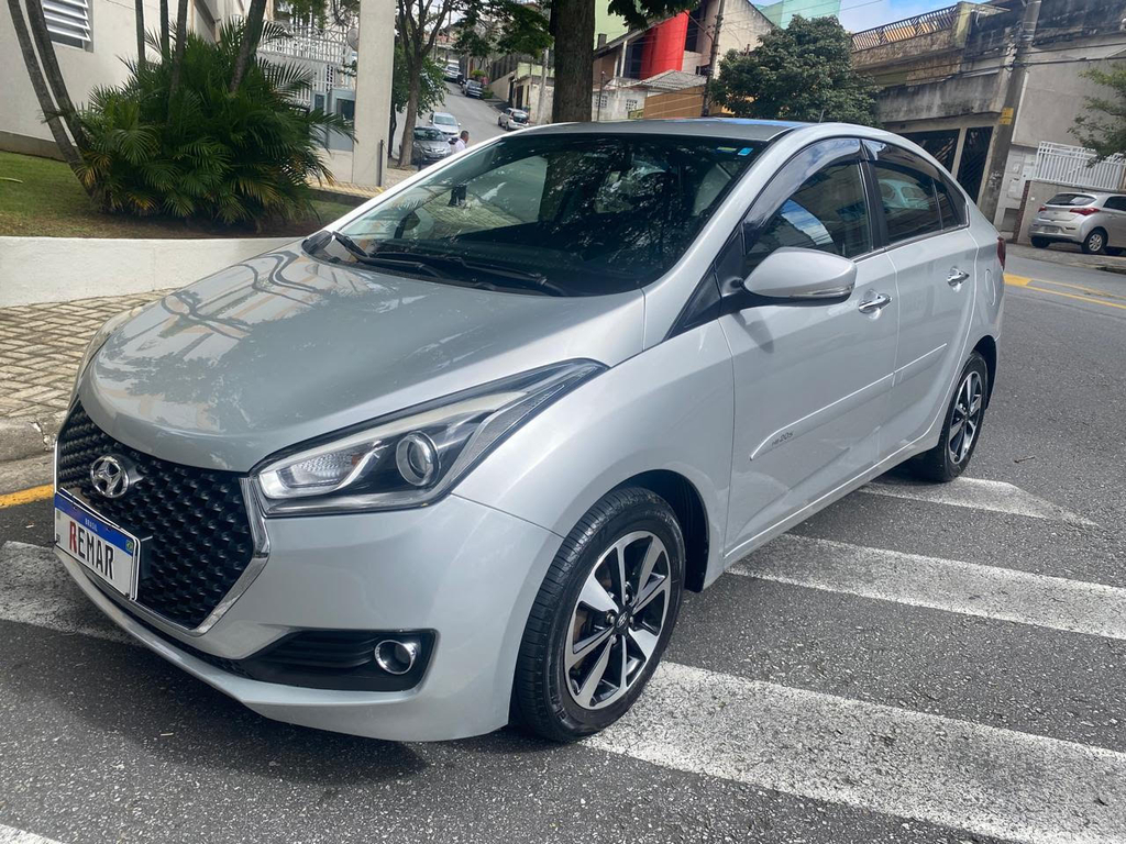 Hyundai HB20S Prata