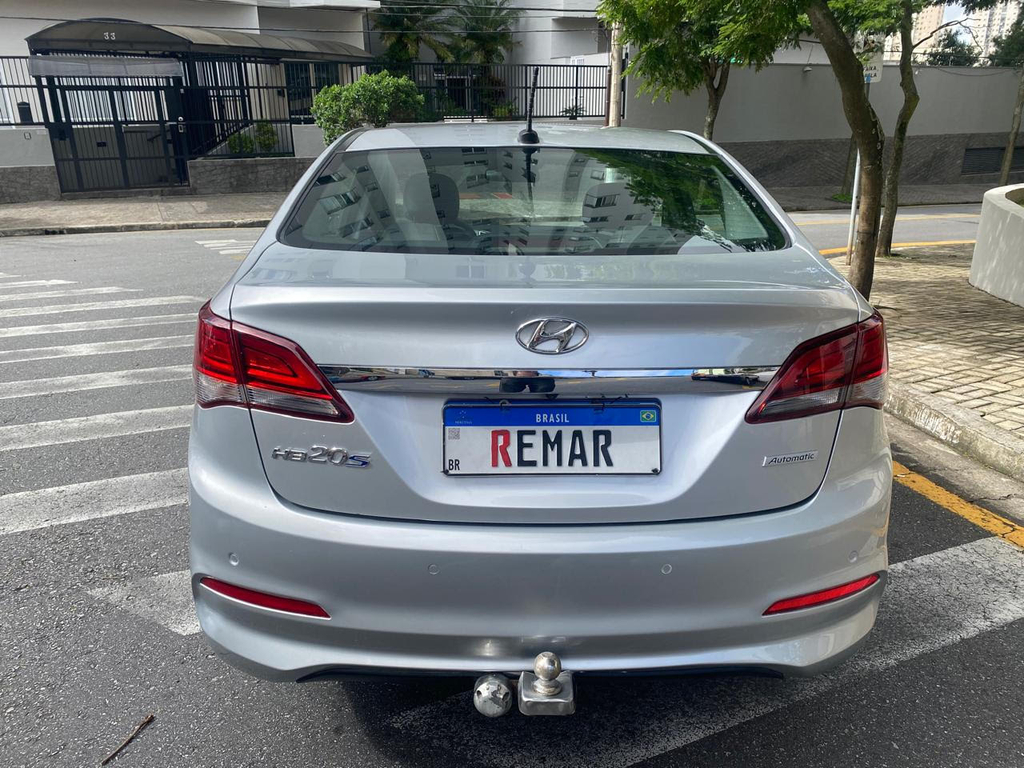 Hyundai HB20S Prata