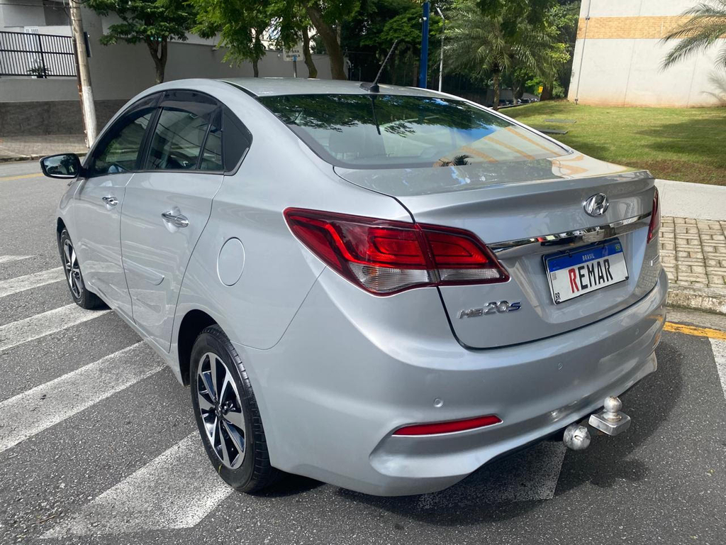 Hyundai HB20S Prata