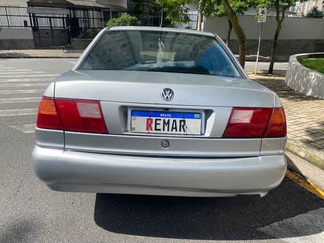 Volkswagen Santana Prata