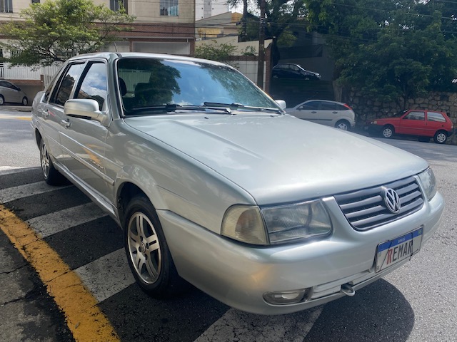 Volkswagen Santana Prata