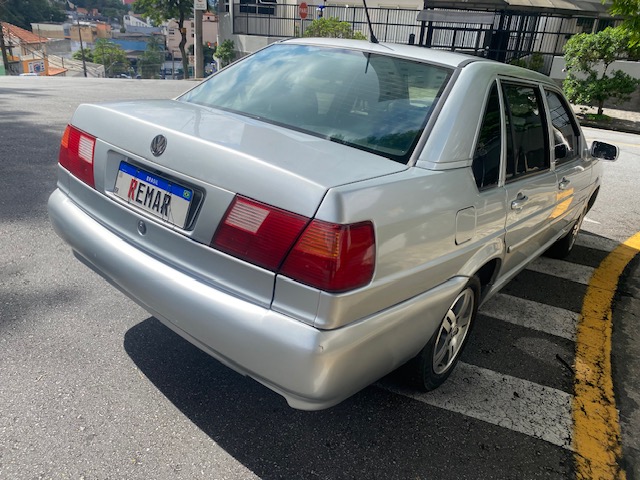 Volkswagen Santana Prata