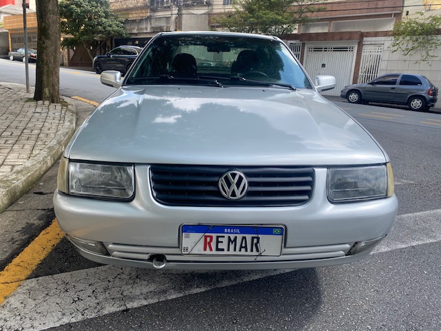 Volkswagen Santana Prata