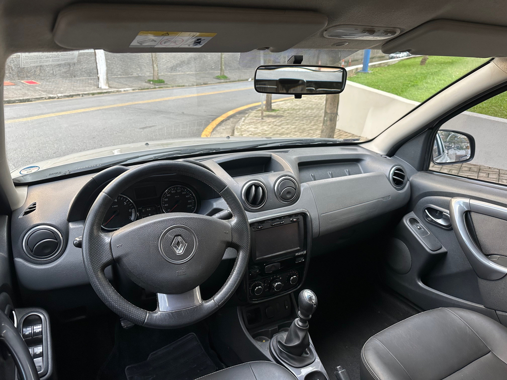 Renault Duster Prata