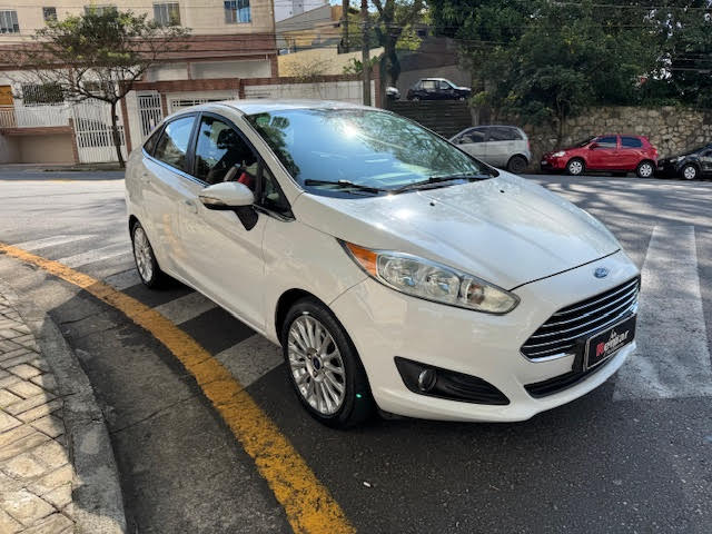 Ford New Fiesta Sedan Branco