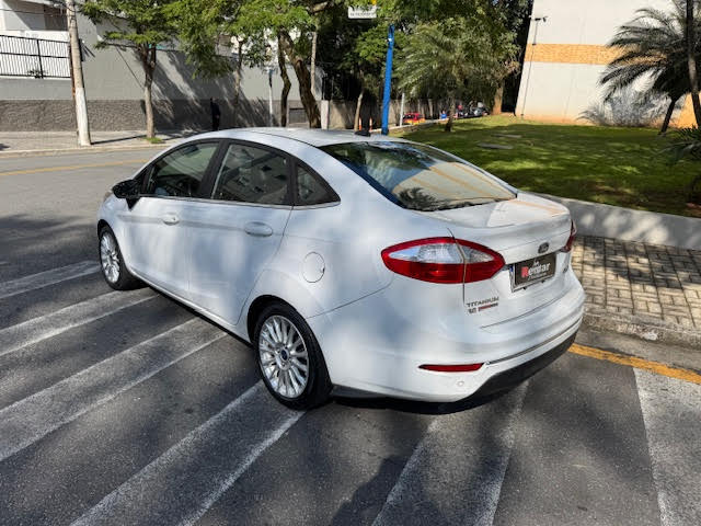 Ford New Fiesta Sedan Branco