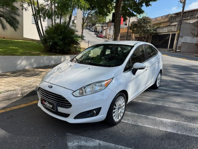 Ford New Fiesta Sedan Branco