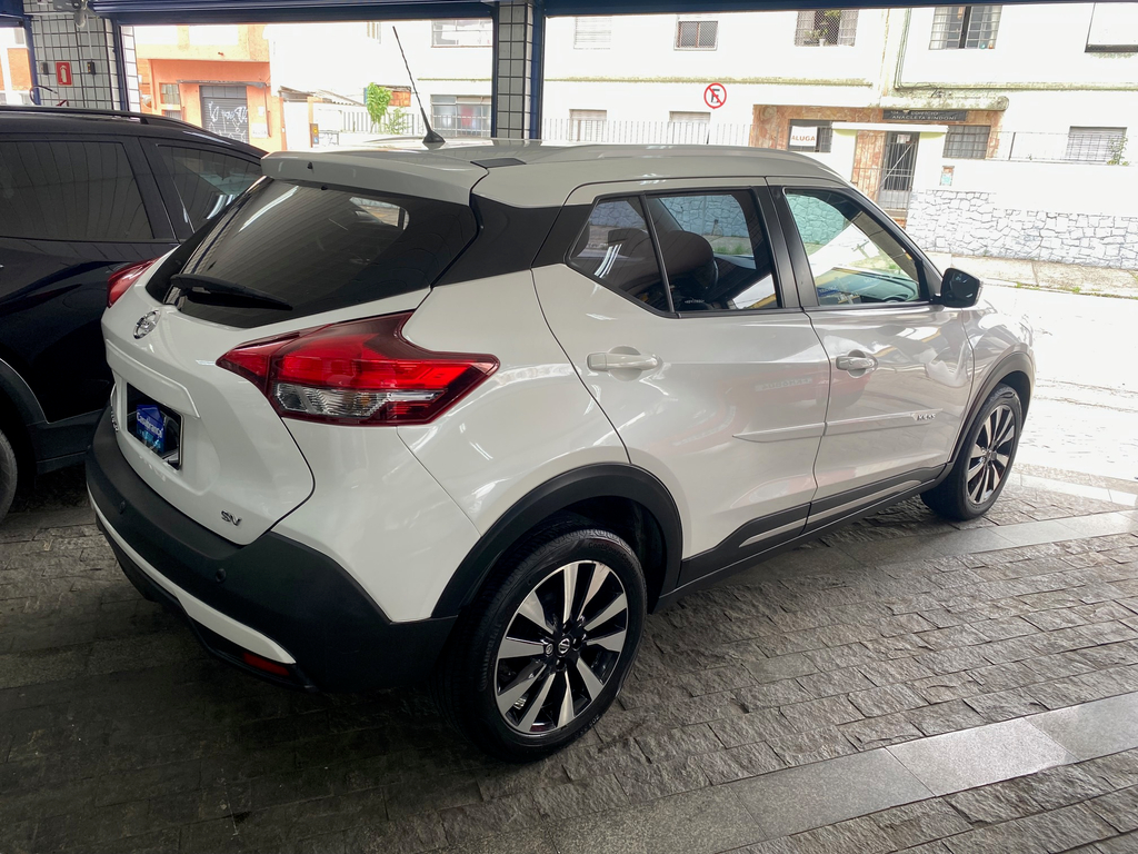 Nissan Kicks Branco