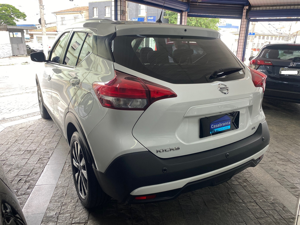 Nissan Kicks Branco