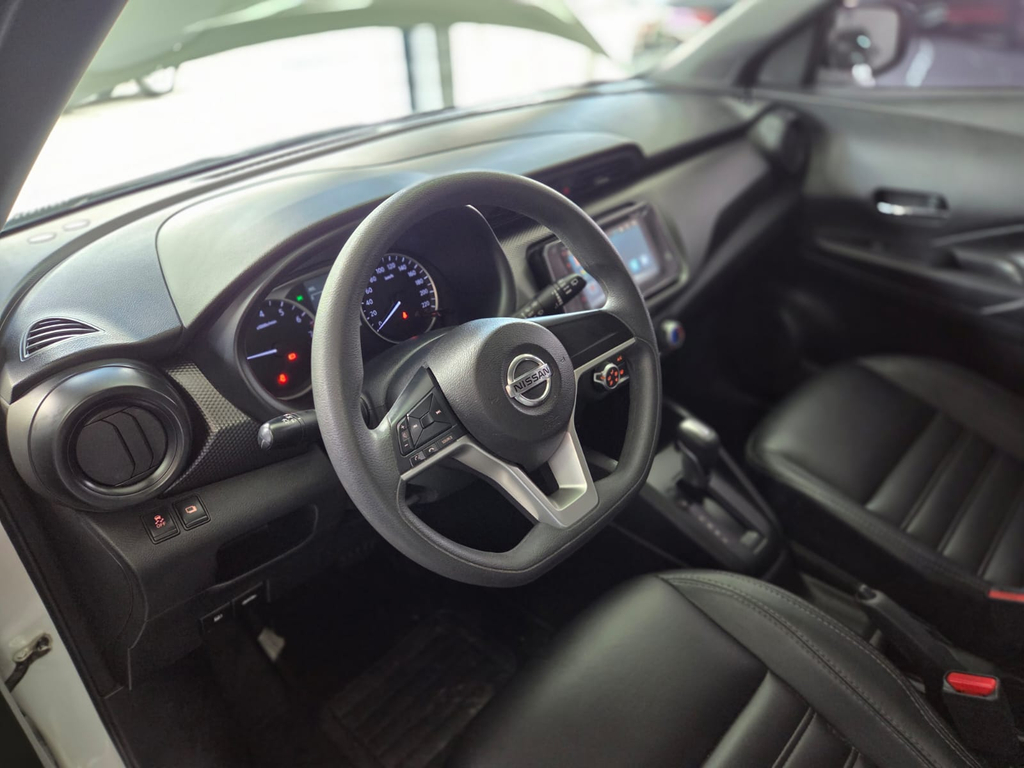 Nissan Kicks Branco