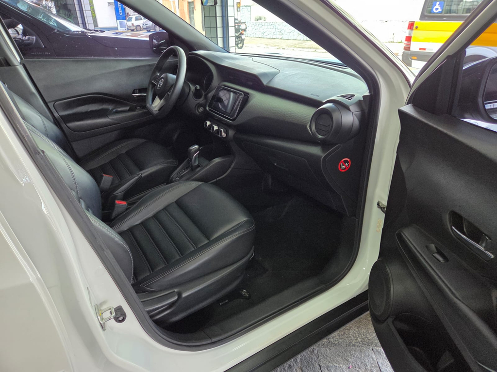 Nissan Kicks Branco