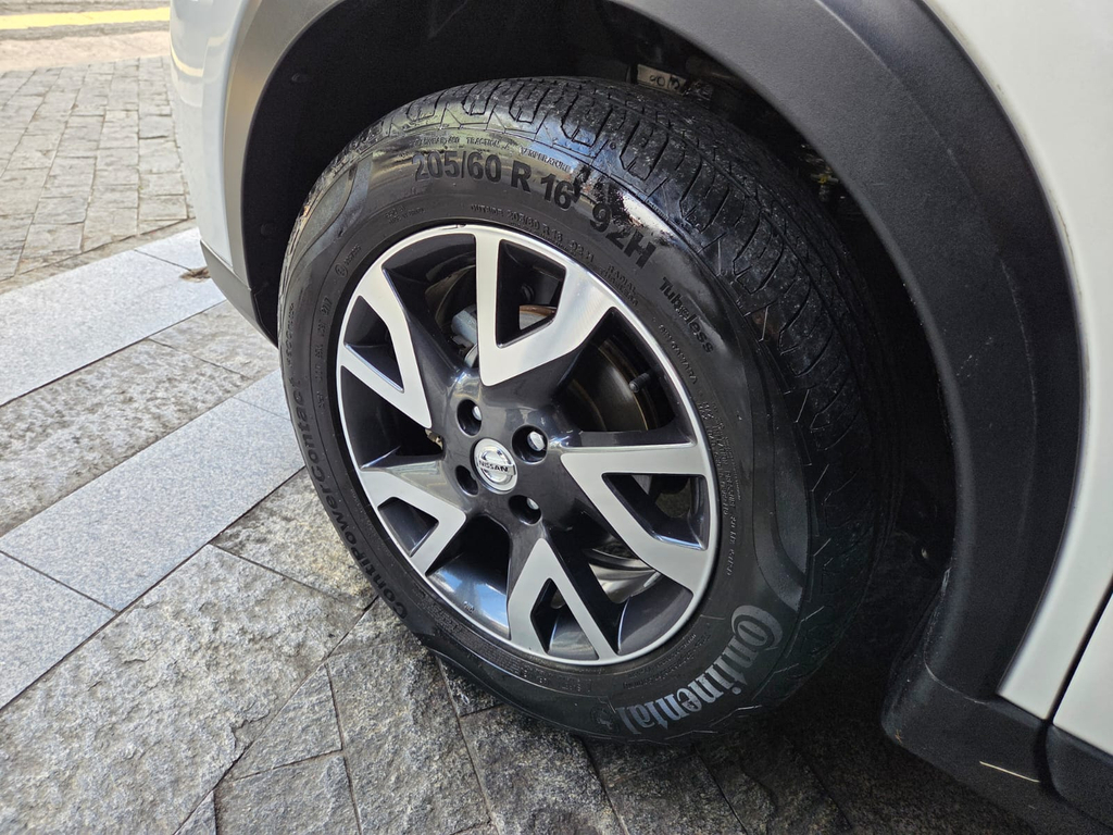 Nissan Kicks Branco