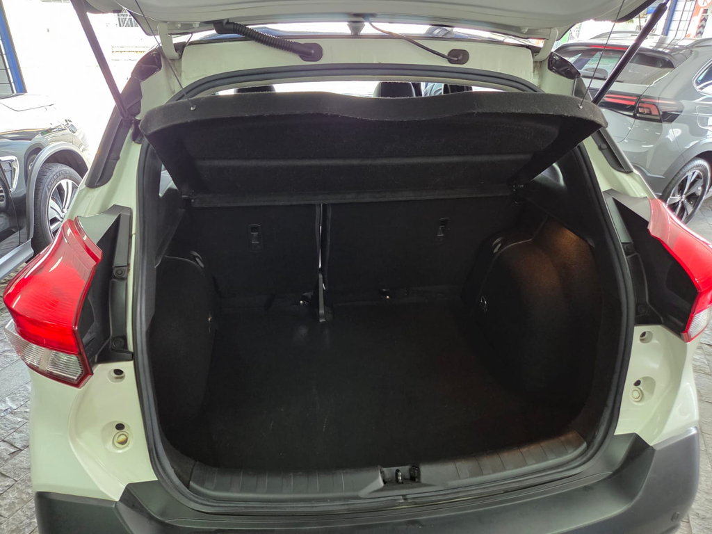 Nissan Kicks Branco