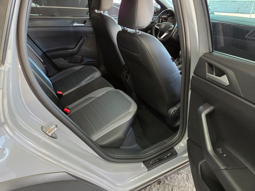 Volkswagen Nivus Cinza