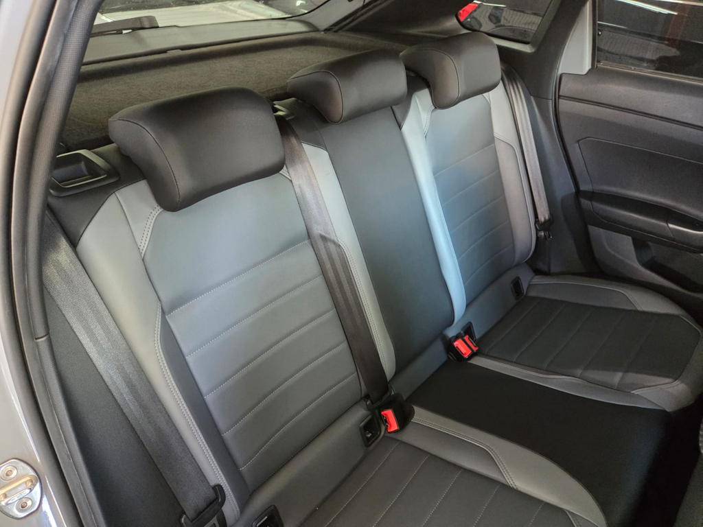 Volkswagen Nivus Cinza