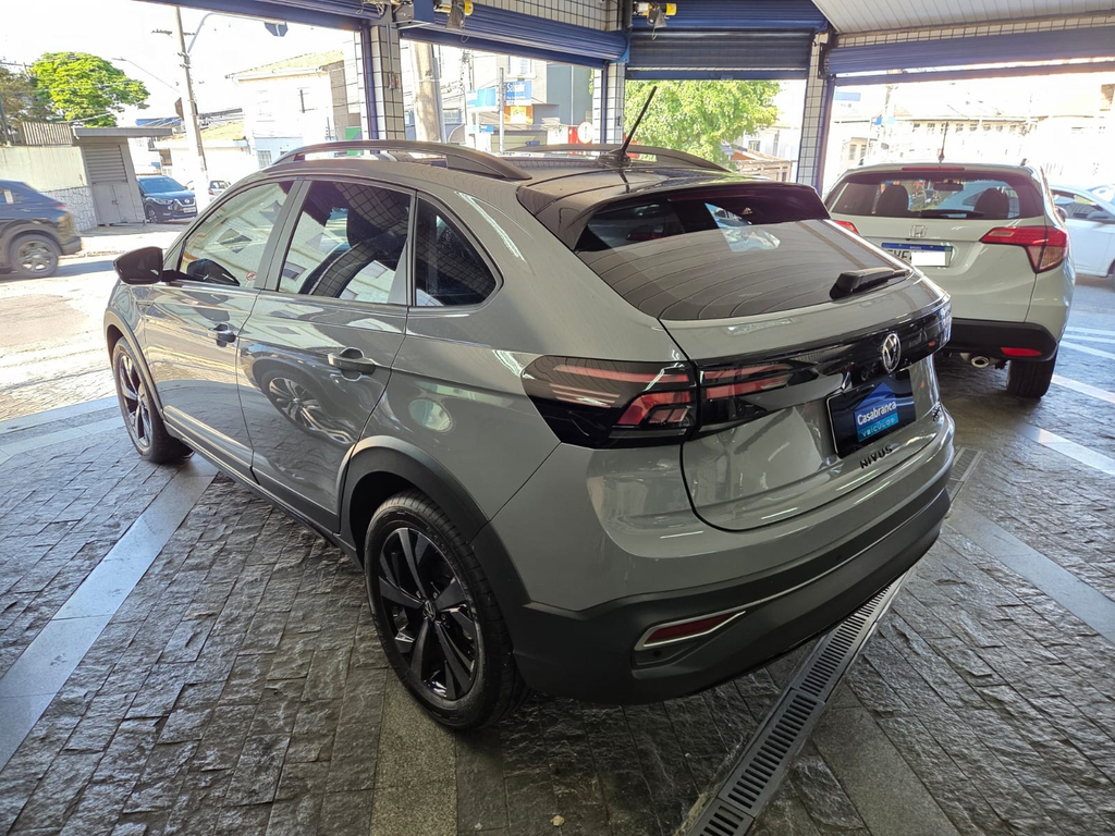 Volkswagen Nivus Cinza