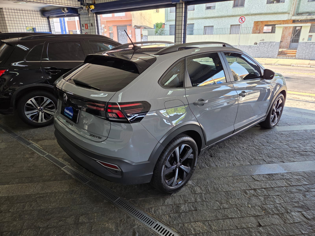 Volkswagen Nivus Cinza