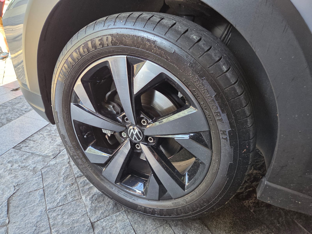 Volkswagen Nivus Cinza